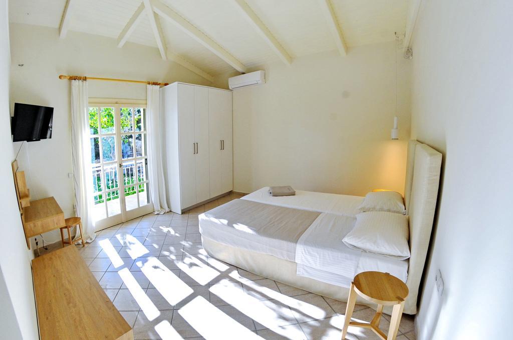 Vkastri Aparthotel Vasiliki  Bilik gambar